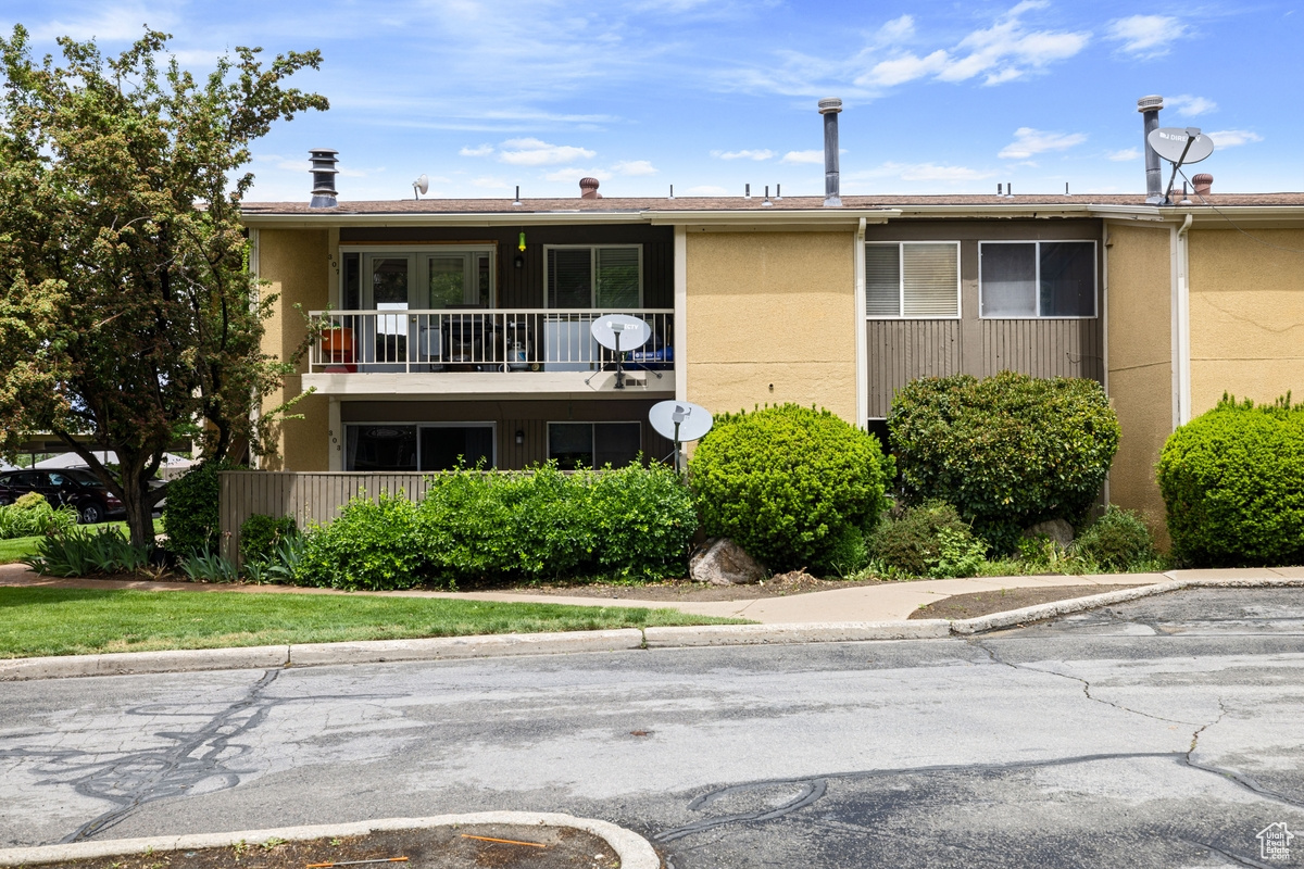 THREE FOUNTAINS - Residential