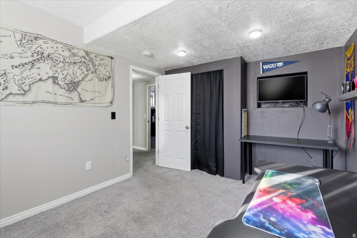 DIAMOND SUMMIT - Residential