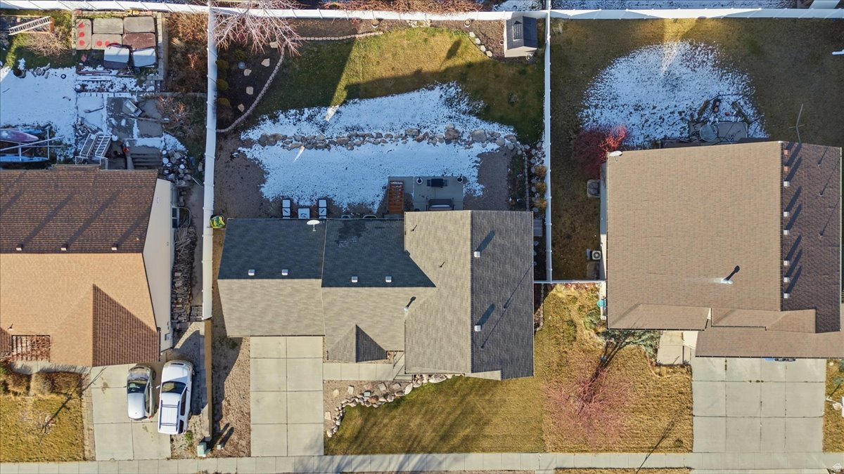 DIAMOND SUMMIT - Residential