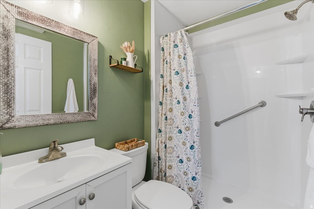 DIAMOND SUMMIT - Residential