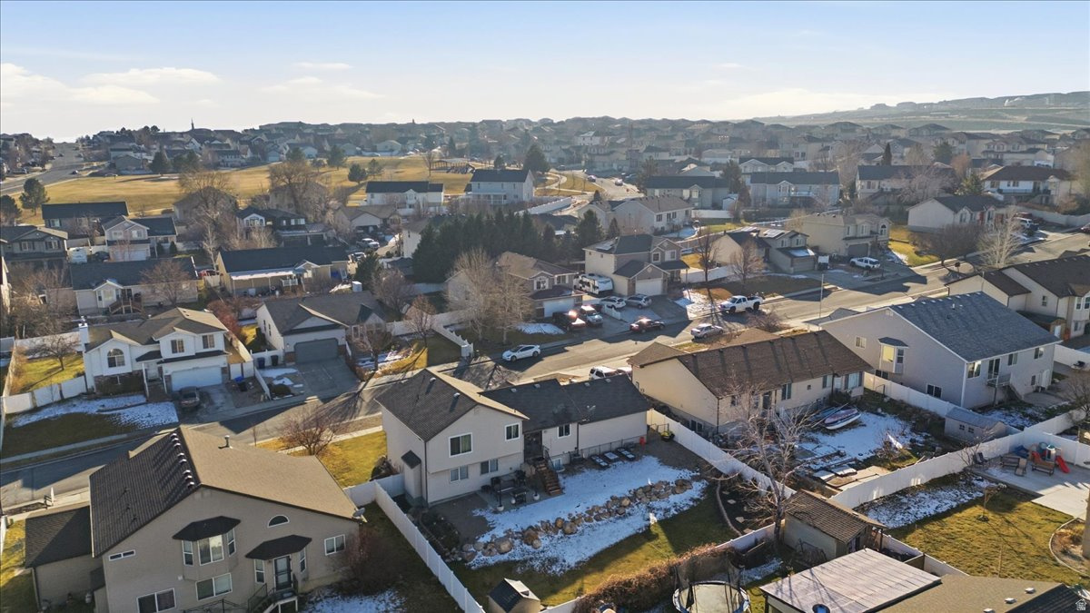 DIAMOND SUMMIT - Residential