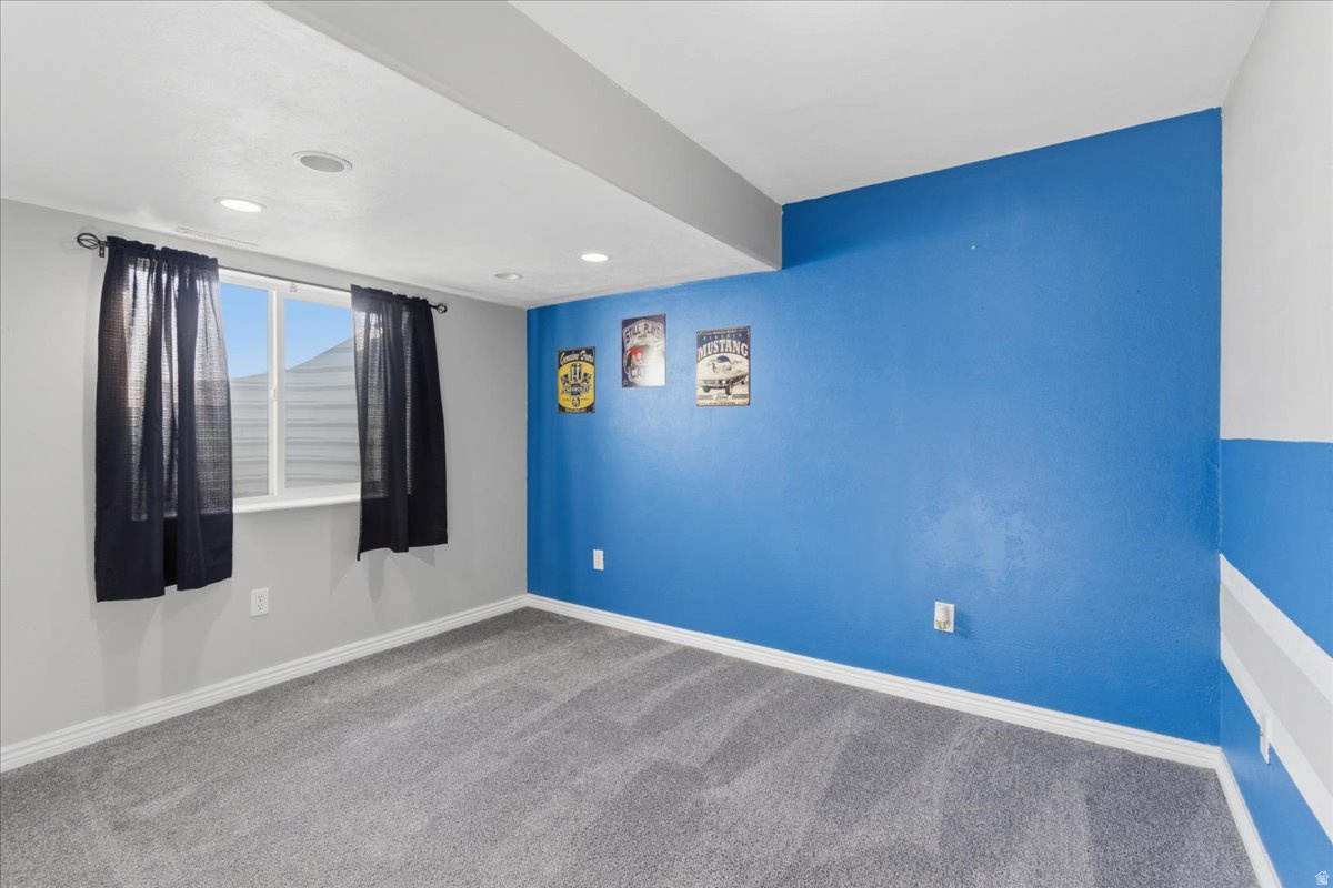 DIAMOND SUMMIT - Residential