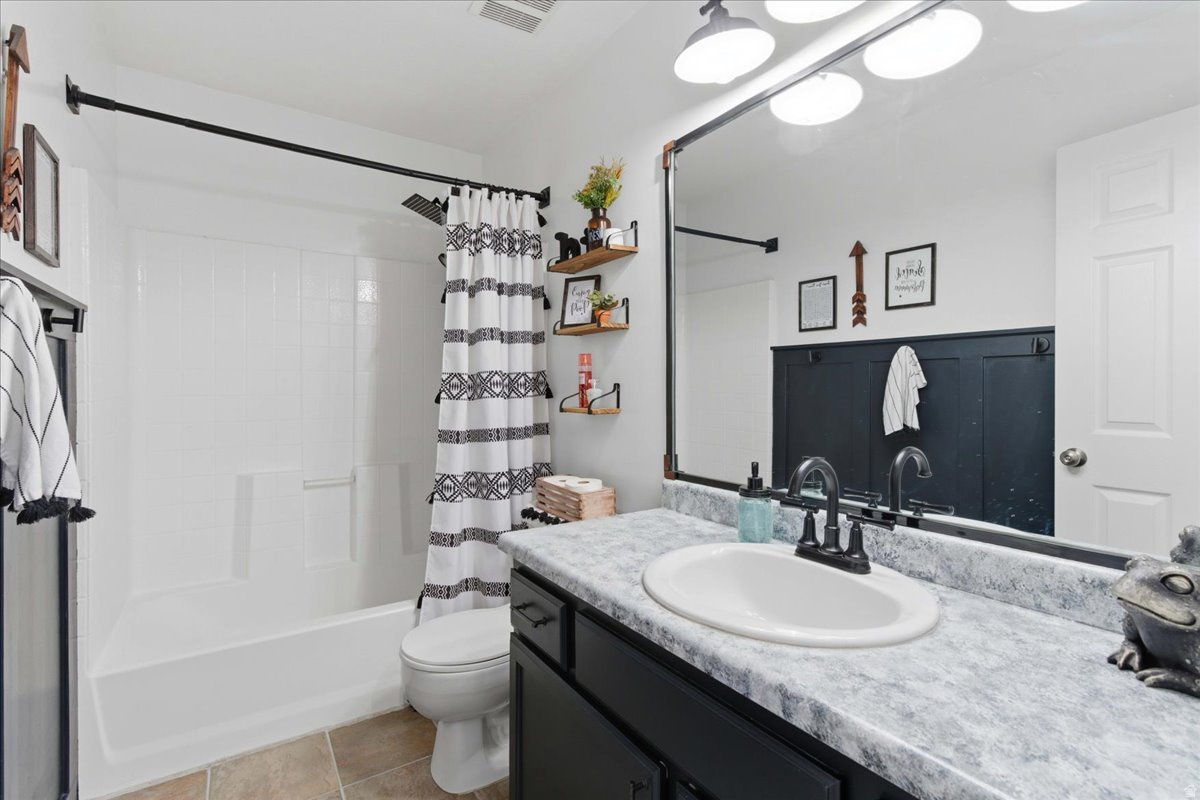 DIAMOND SUMMIT - Residential