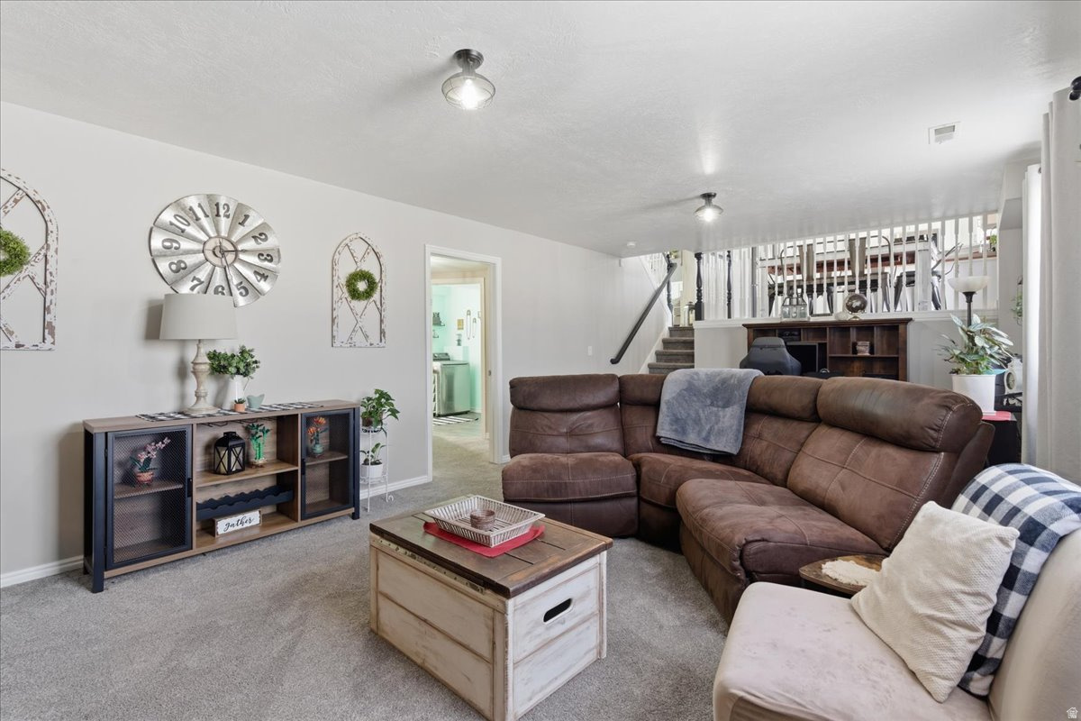 DIAMOND SUMMIT - Residential