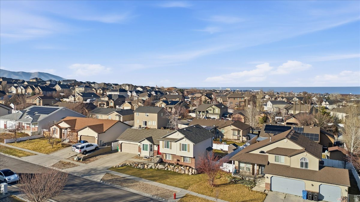 DIAMOND SUMMIT - Residential