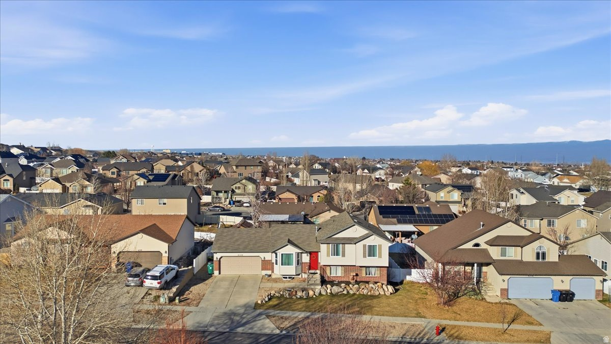 DIAMOND SUMMIT - Residential