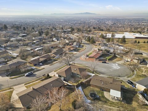 Tiny photo for 1087 ARLINGTON WAY, Bountiful, UT 84010 (MLS # 2132450)
