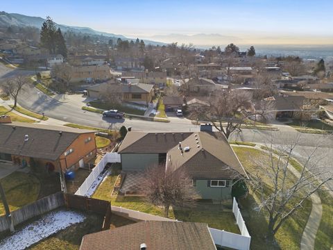 Tiny photo for 1087 ARLINGTON WAY, Bountiful, UT 84010 (MLS # 2132450)
