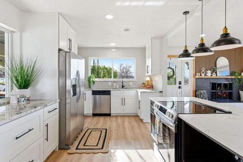 Tiny photo for 1087 ARLINGTON WAY, Bountiful, UT 84010 (MLS # 2132450)