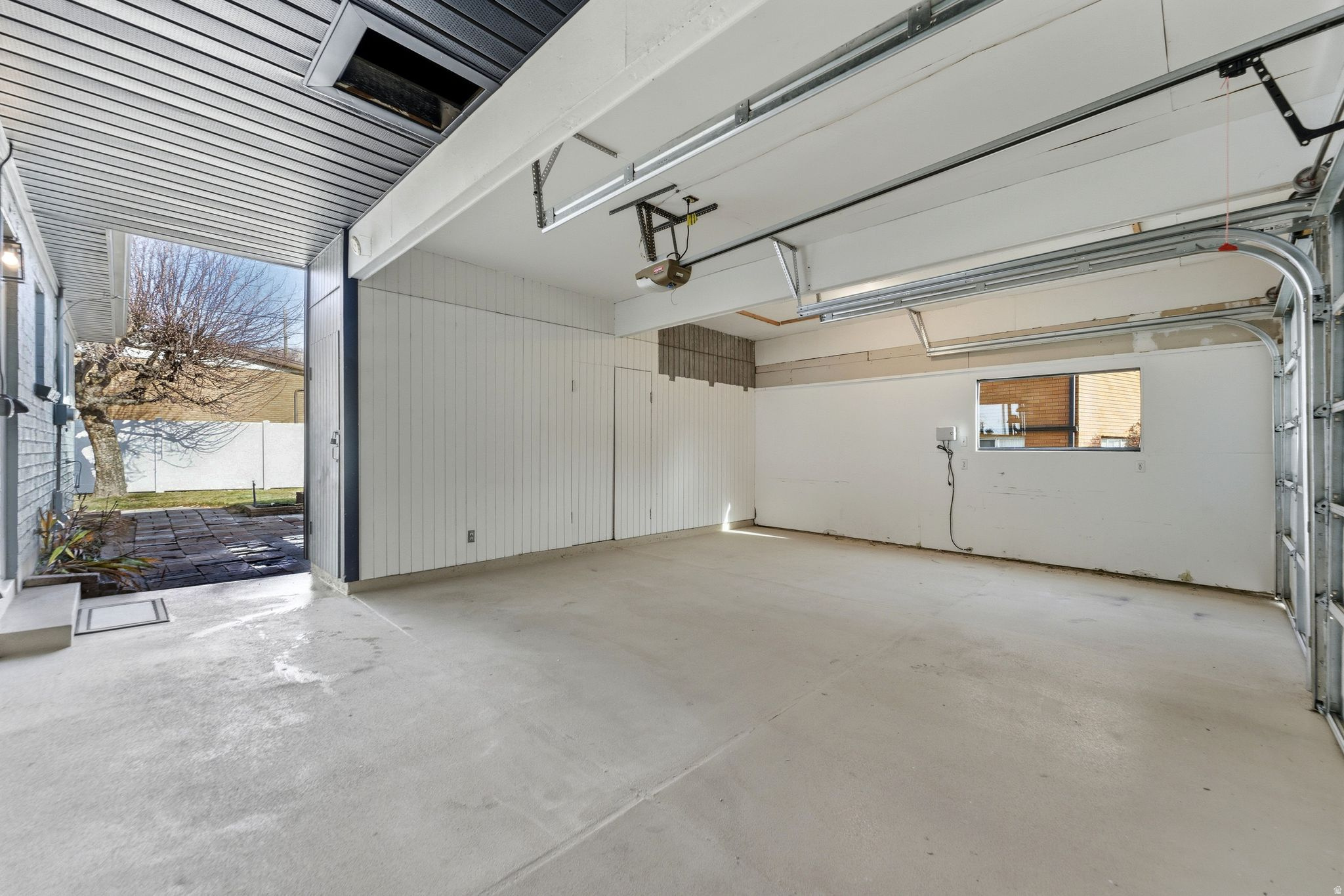 OAKRIDGE MANOR - Residential