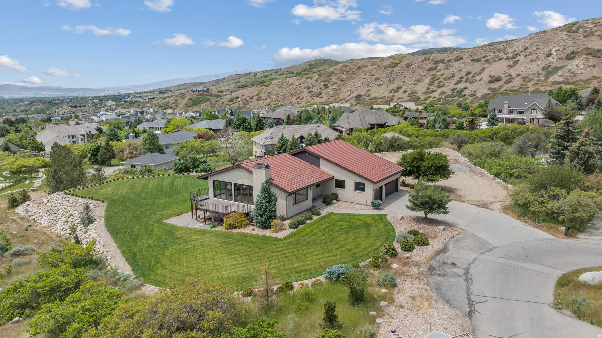 ALPINE COVE - Residential