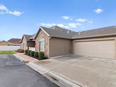 Tiny photo for 891 W 1920 S #C, Syracuse, UT 84075 (MLS # 2123878)