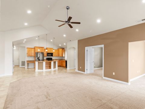 Tiny photo for 891 W 1920 S #C, Syracuse, UT 84075 (MLS # 2123878)
