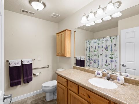 Tiny photo for 891 W 1920 S #C, Syracuse, UT 84075 (MLS # 2123878)