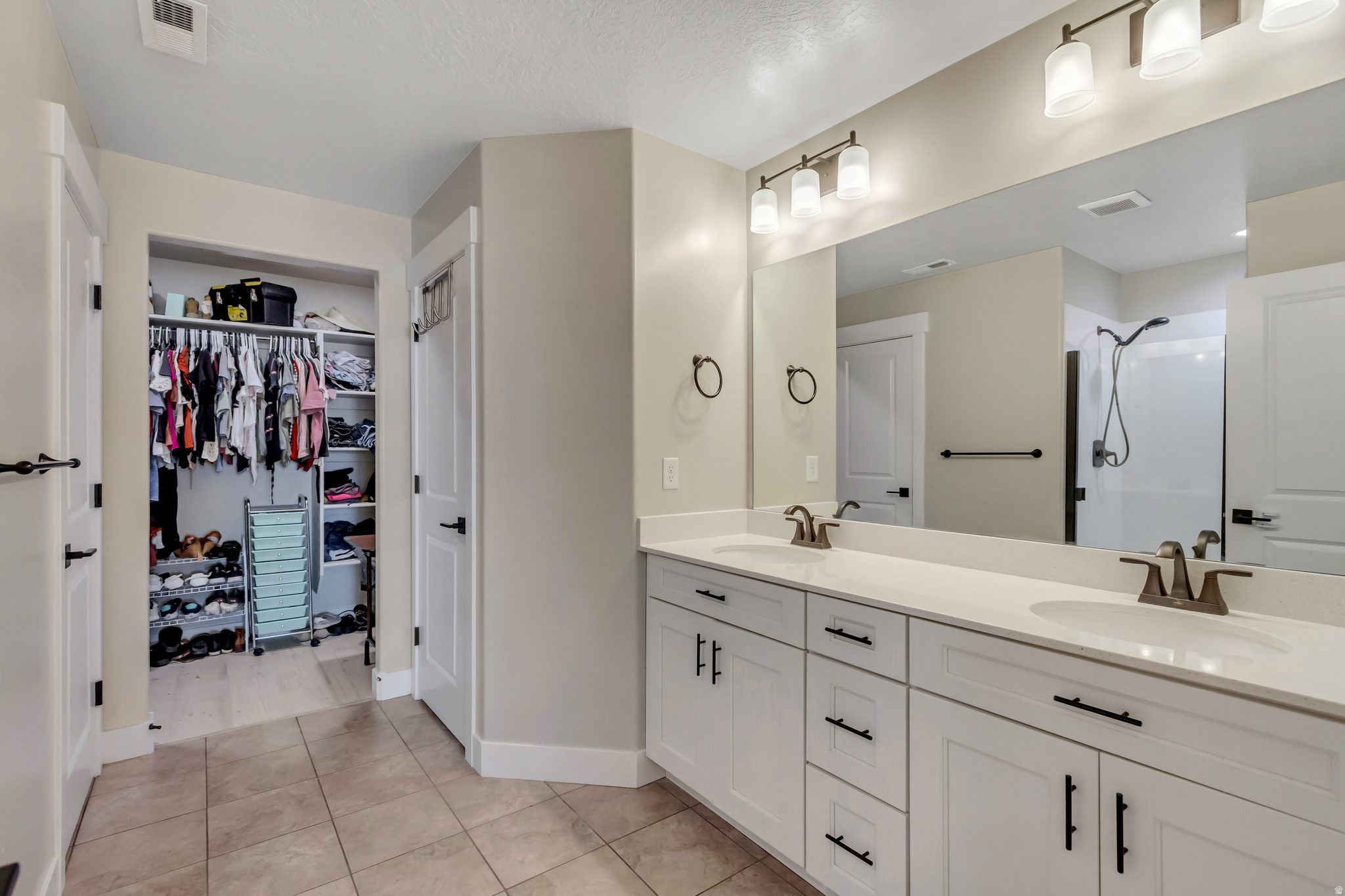 SKY RIDGE - Residential