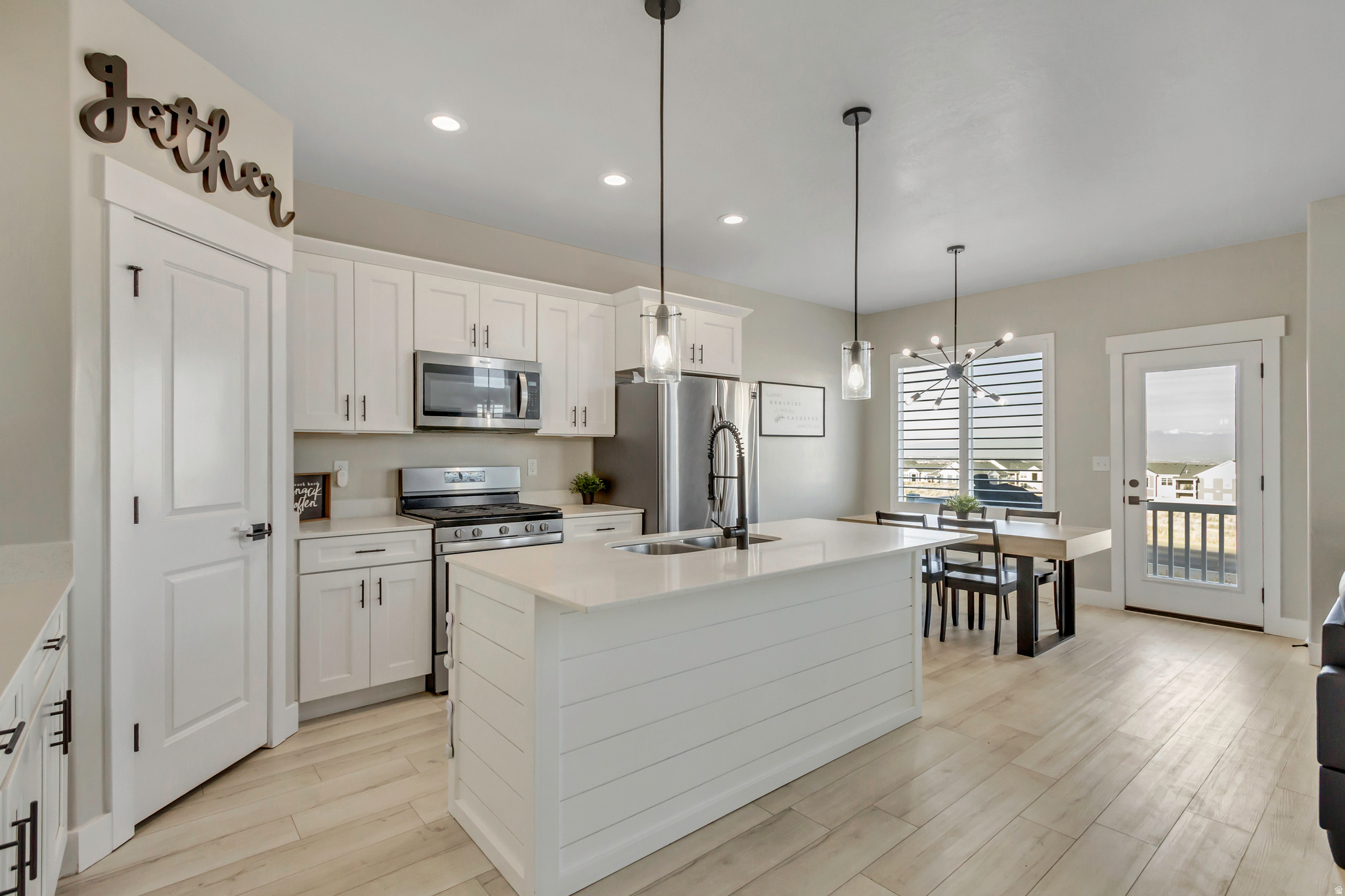 SKY RIDGE - Residential