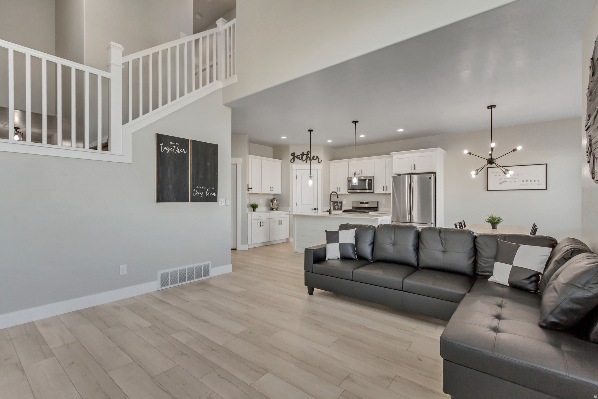 SKY RIDGE - Residential