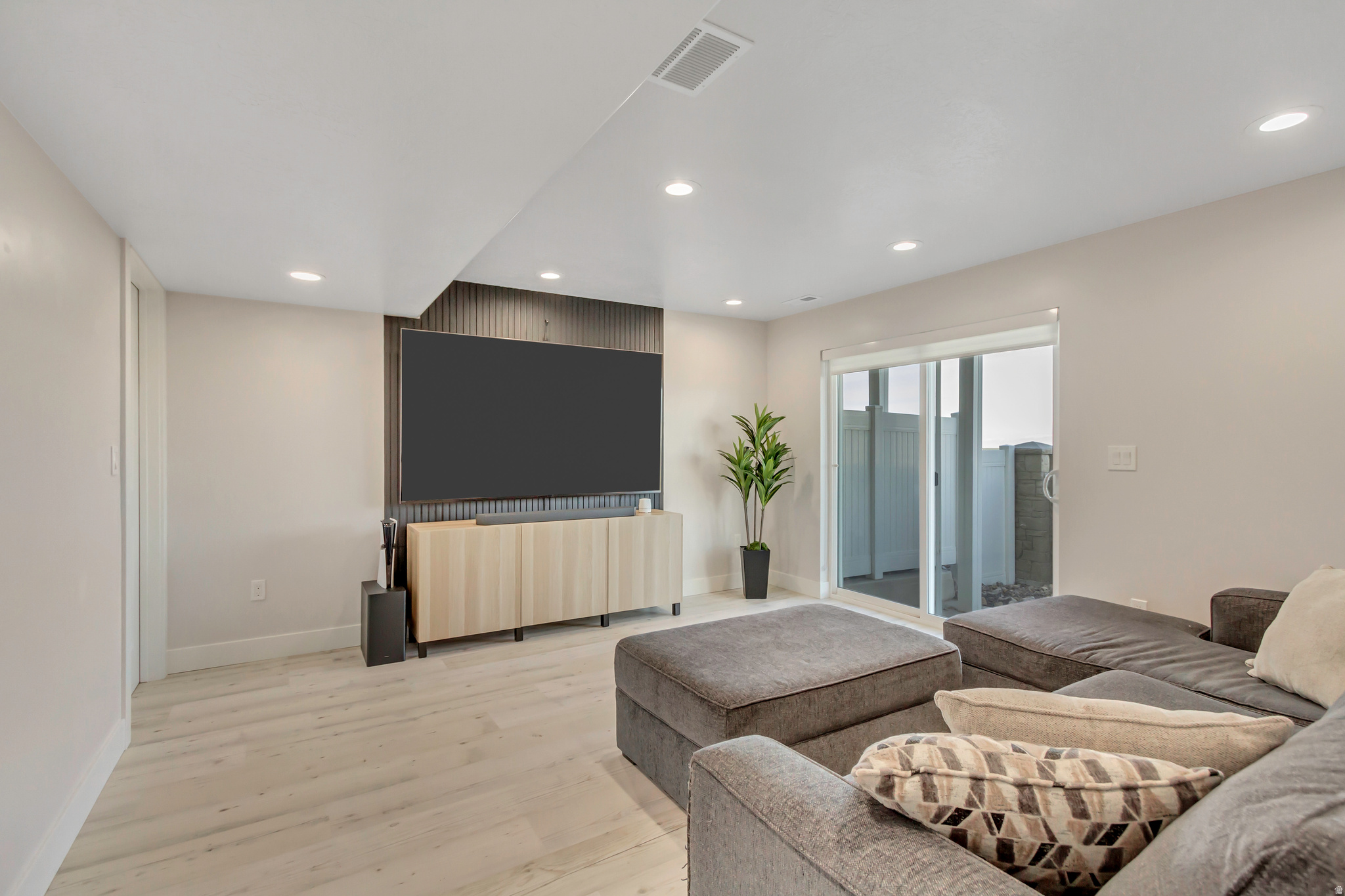 SKY RIDGE - Residential