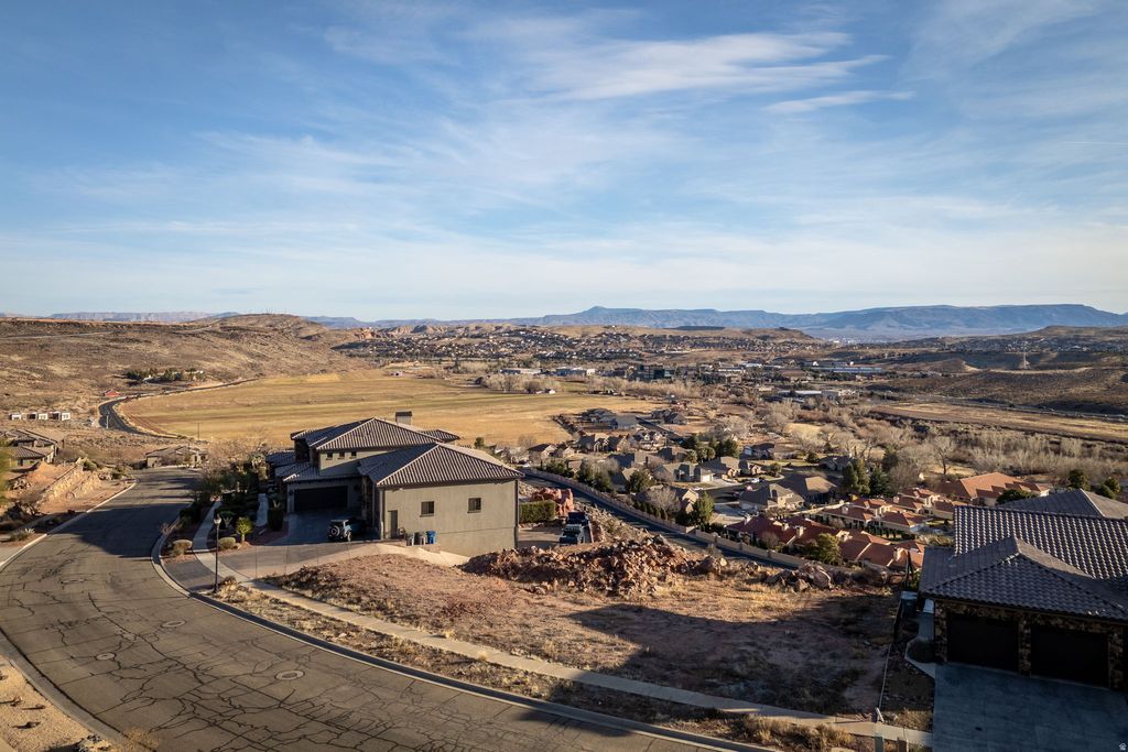 Photo of 18 S CRESOLE DR, Saint George, UT 84770 (MLS # 2125073)