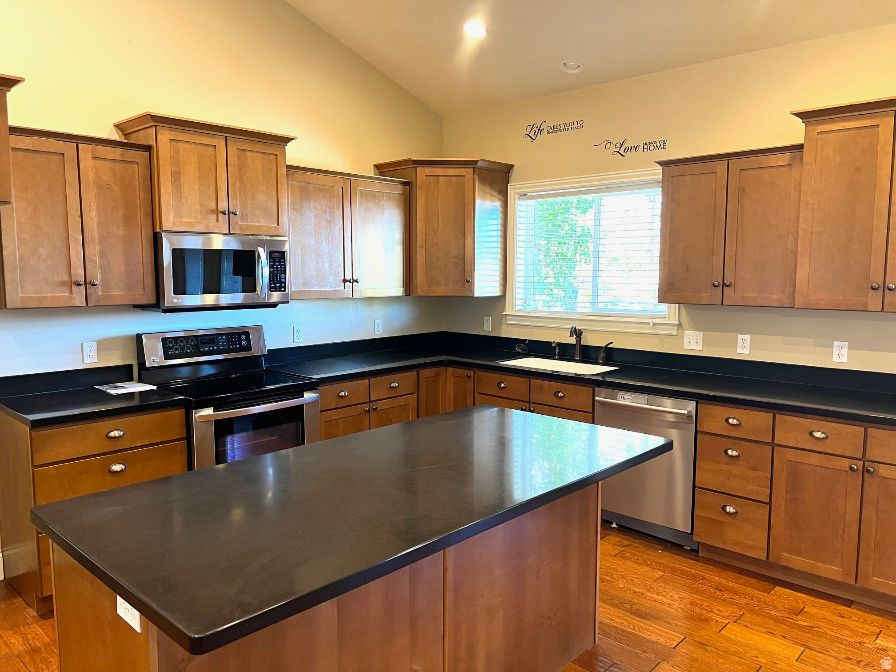 PROVIDENCE HIGHLANDS - Residential