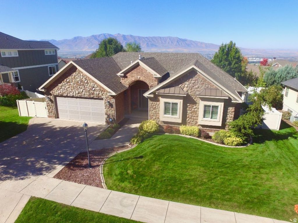 Photo of 1211 GRANDVIEW DR, Providence, UT 84332 (MLS # 2122236)