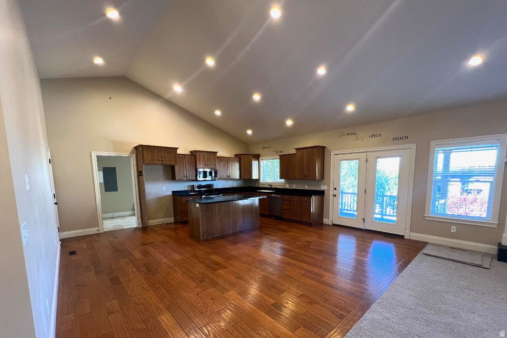 PROVIDENCE HIGHLANDS - Residential