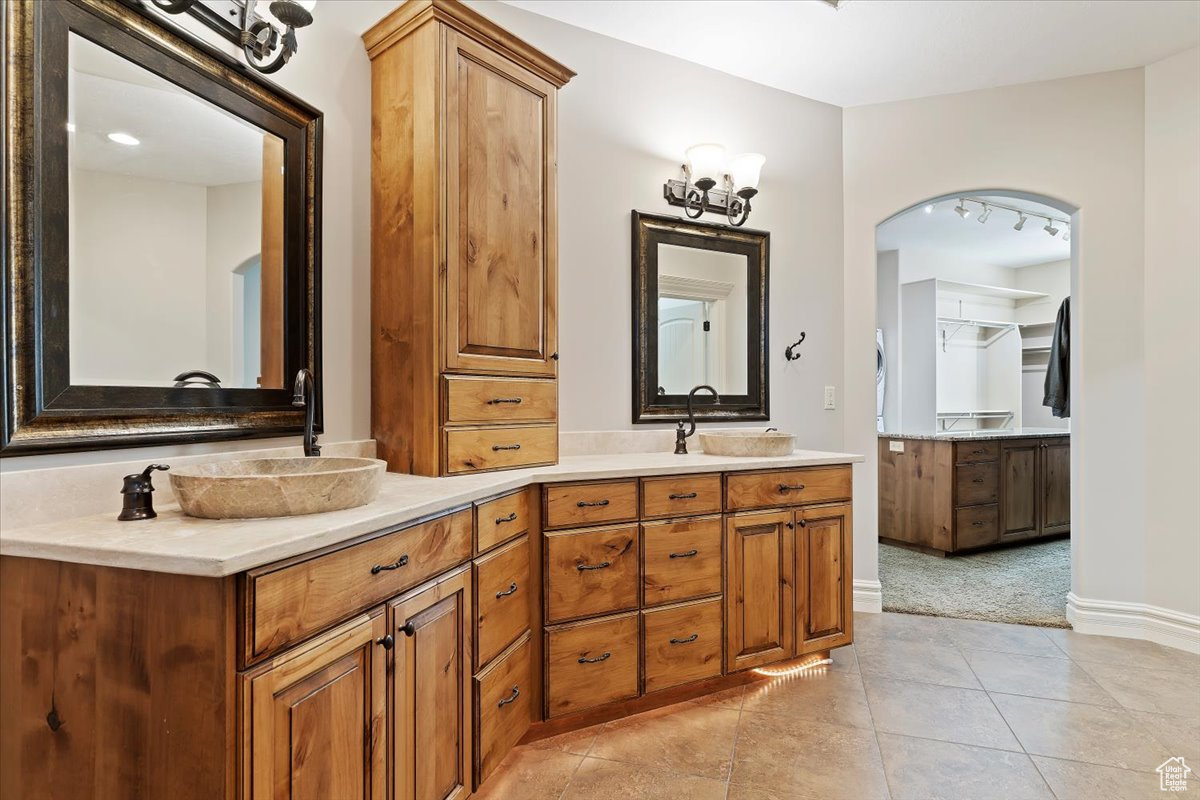 COTTONWOOD HILLS - Residential