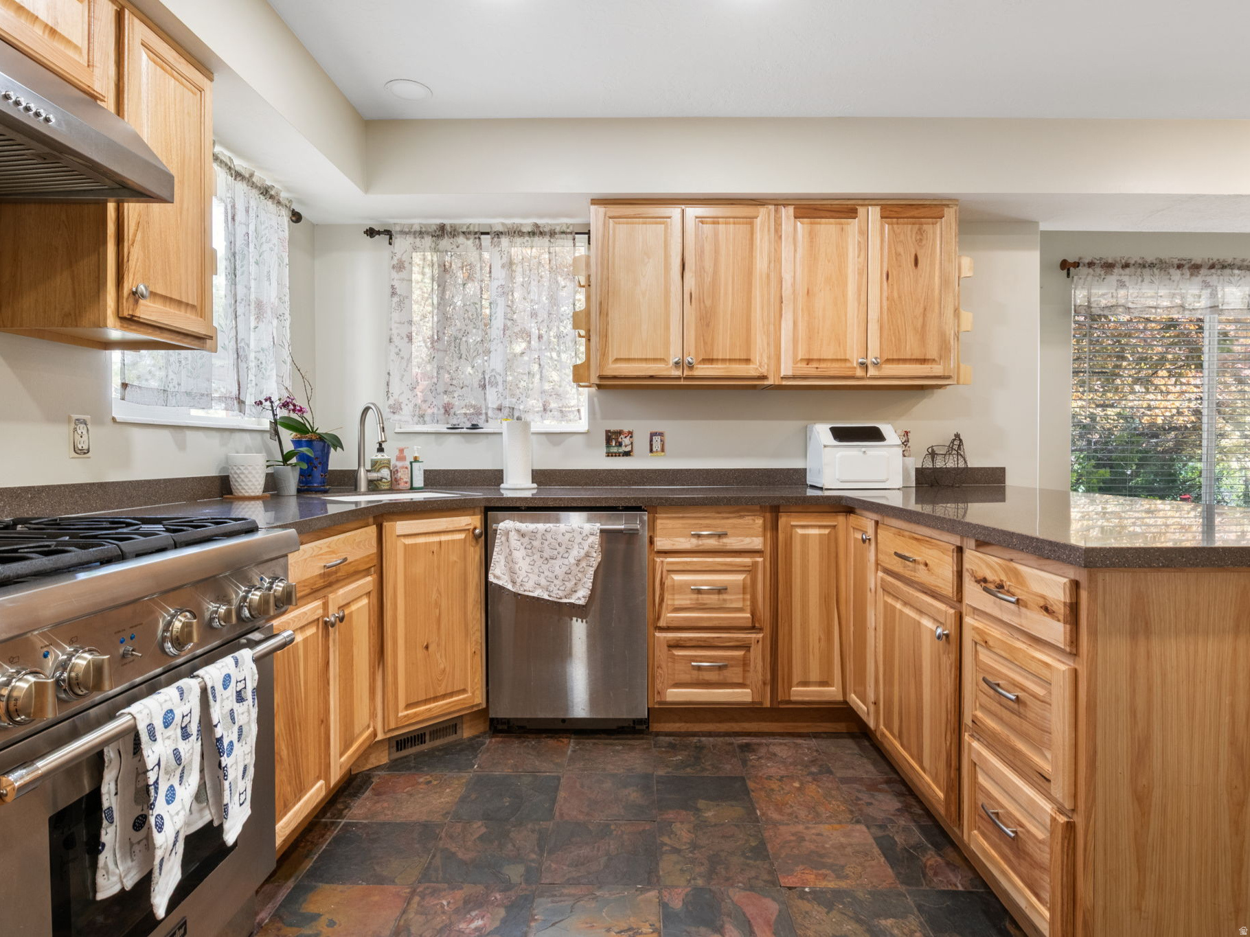 KINGS CROSSING - Residential