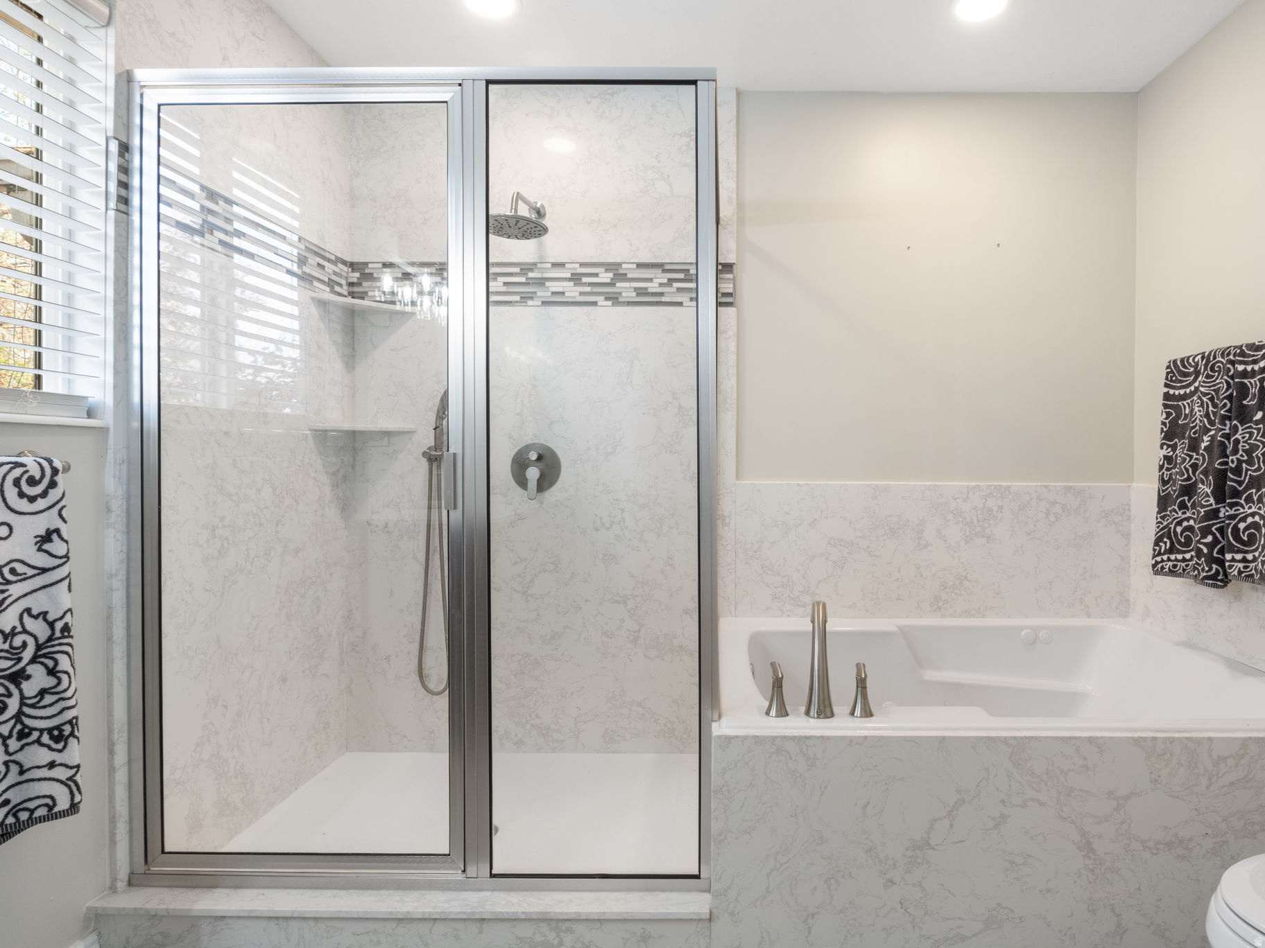 KINGS CROSSING - Residential