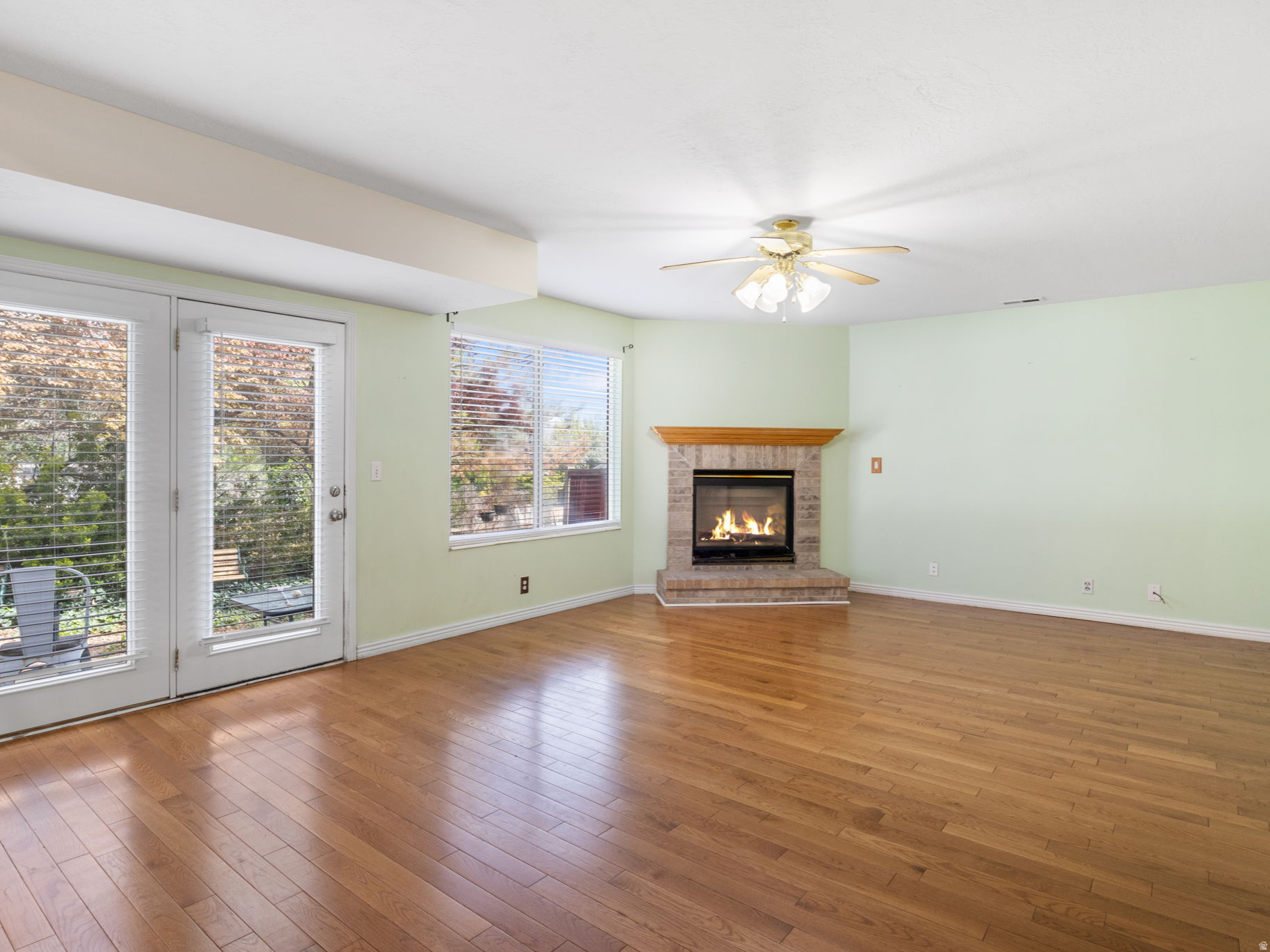 KINGS CROSSING - Residential