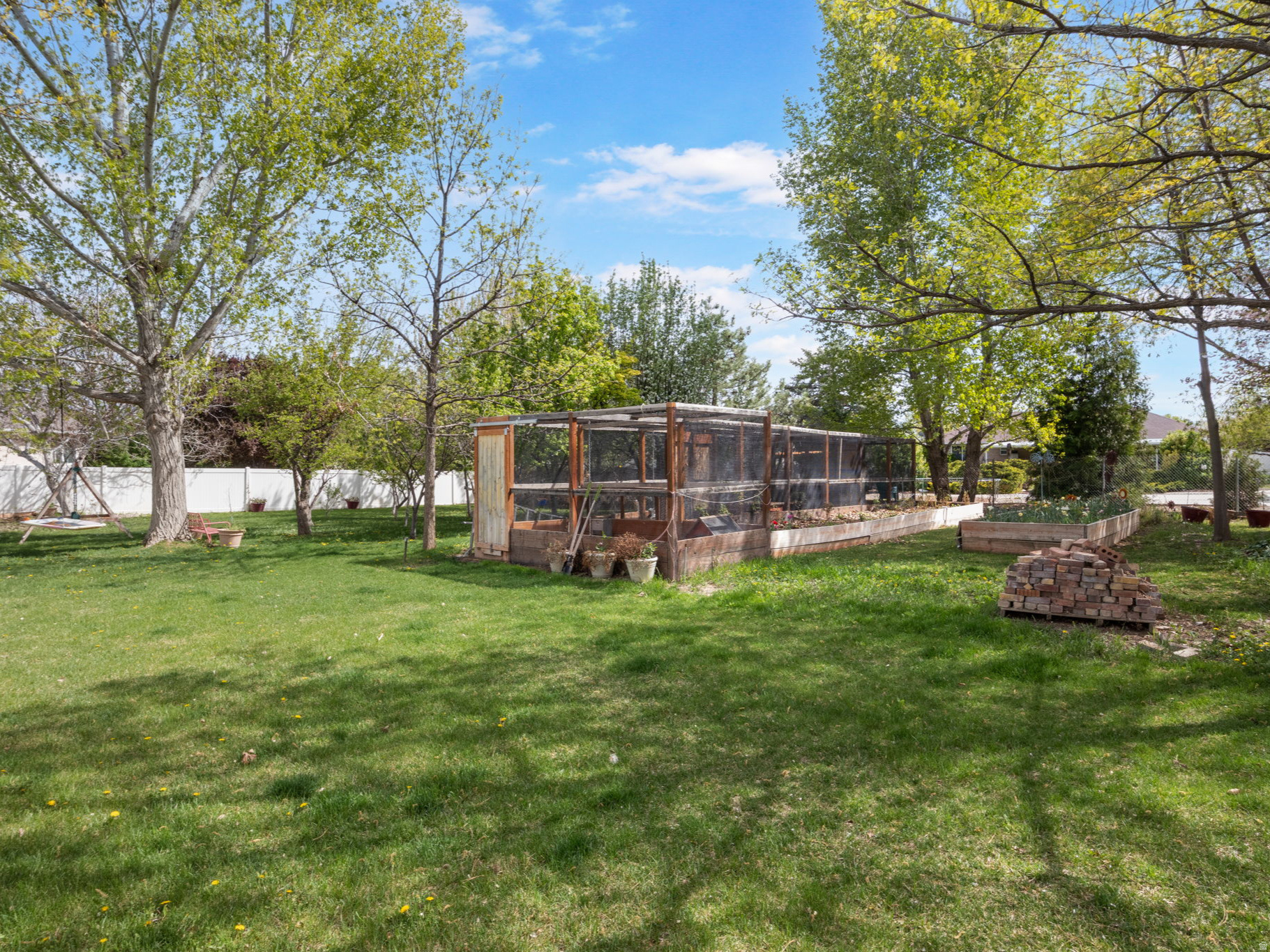 KINGS CROSSING - Residential