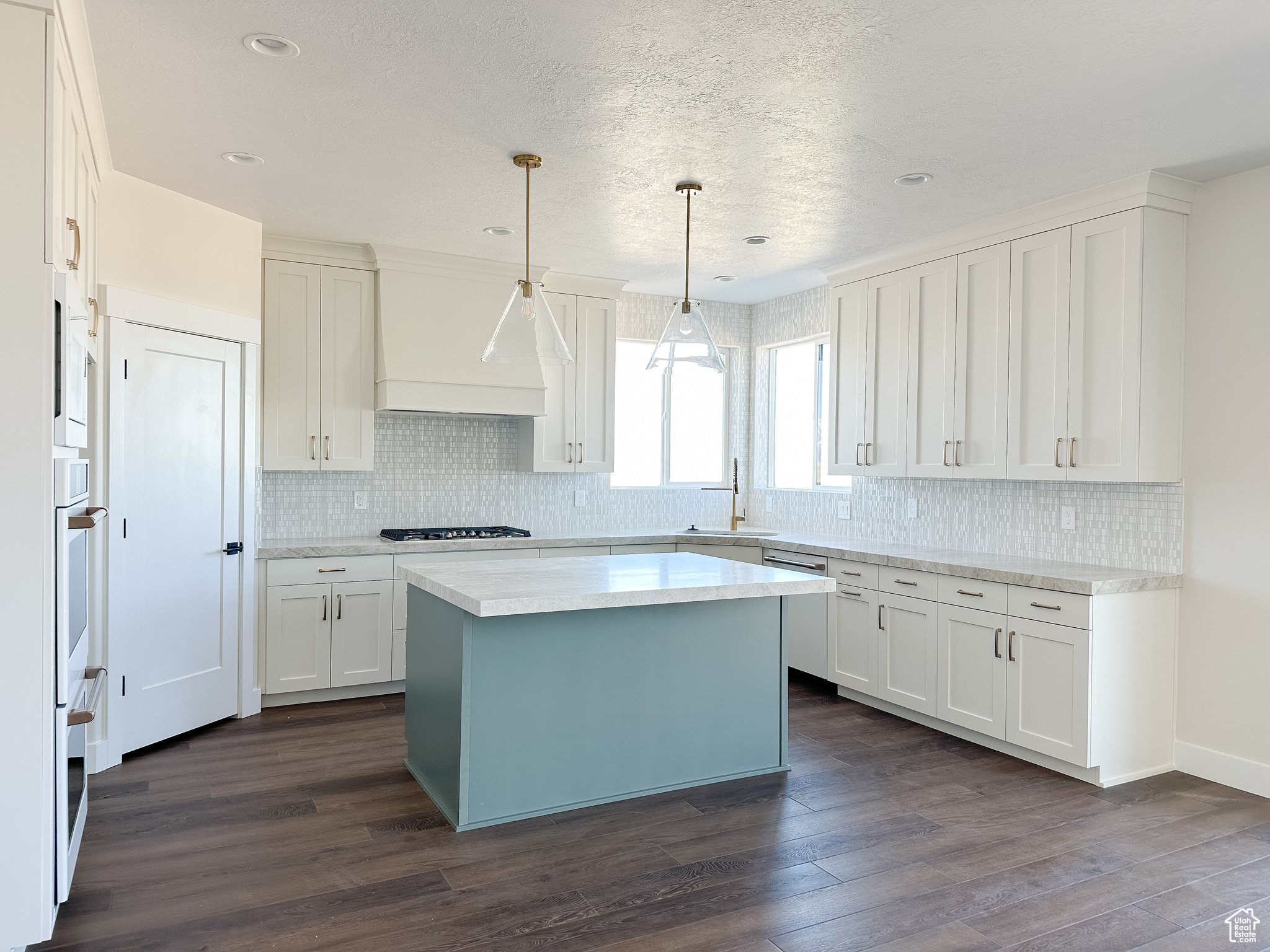 OVERLAKE ESTATES - Residential