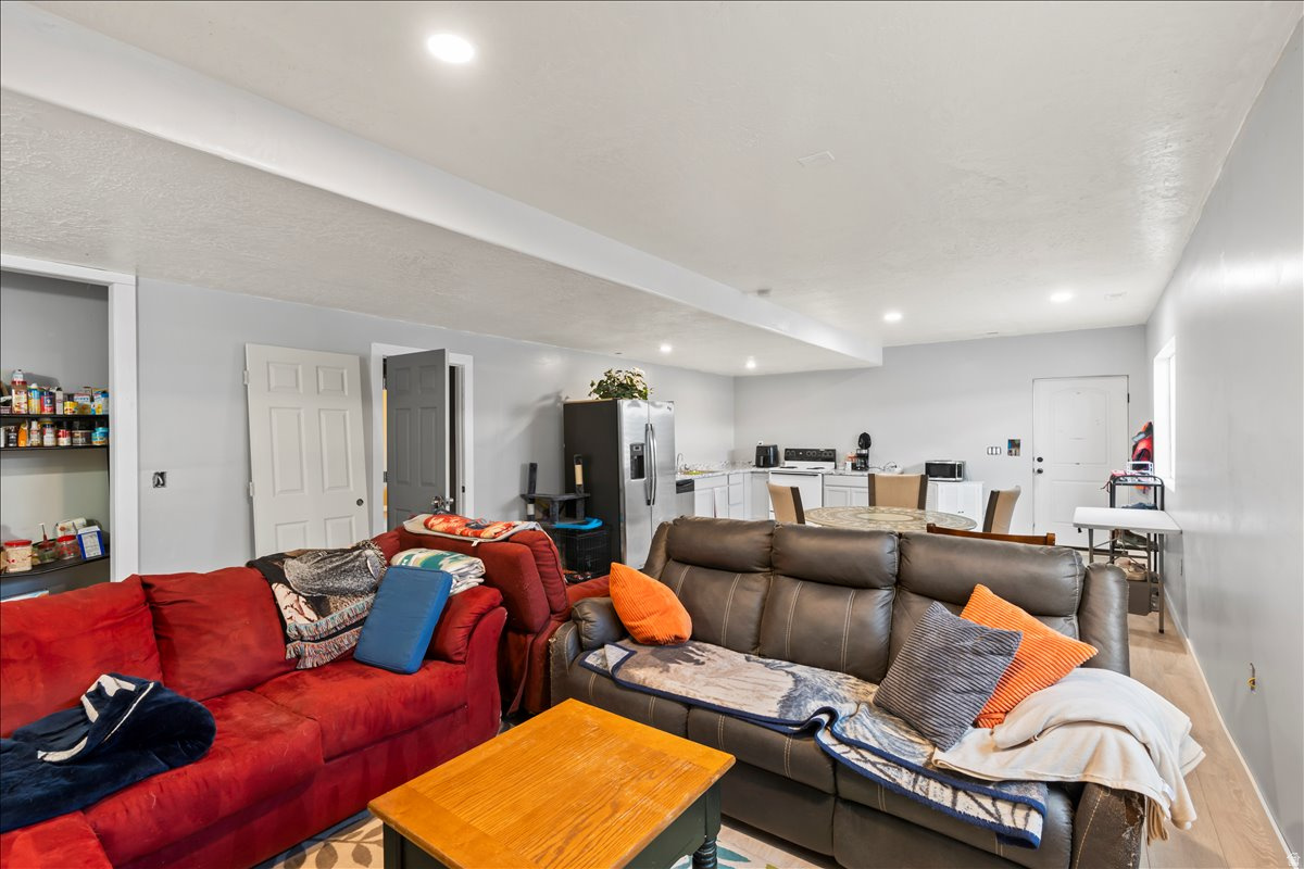 BRANDON PARK - Residential