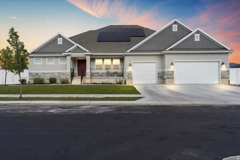 Apartment For Sale - 4832 N Frary Peak Way #1434<br/> Eagle Mountain, UT 84005