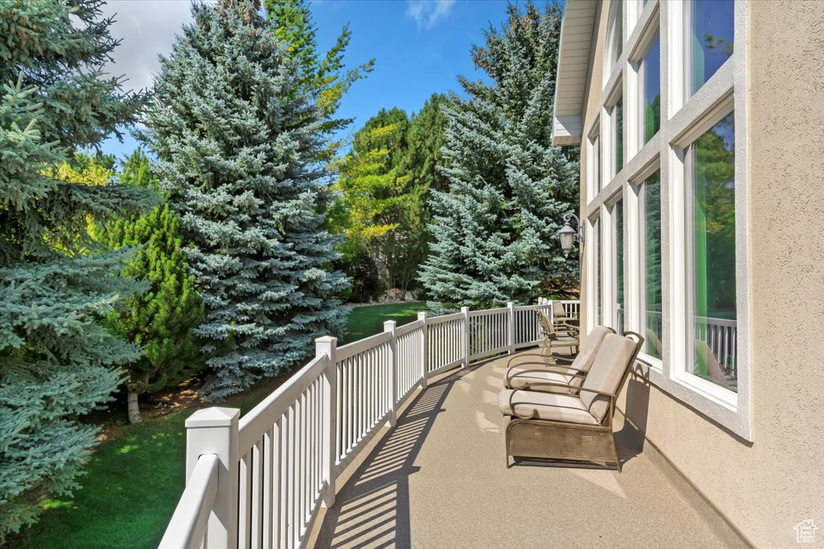 TRAPPER'S POINTE - Residential