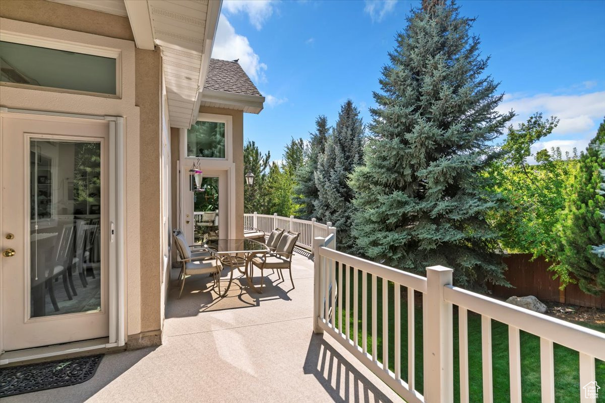 TRAPPER'S POINTE - Residential