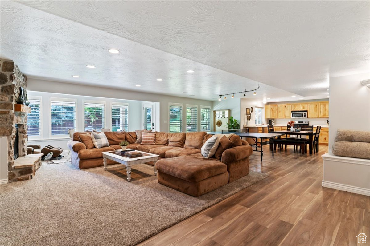 TRAPPER'S POINTE - Residential