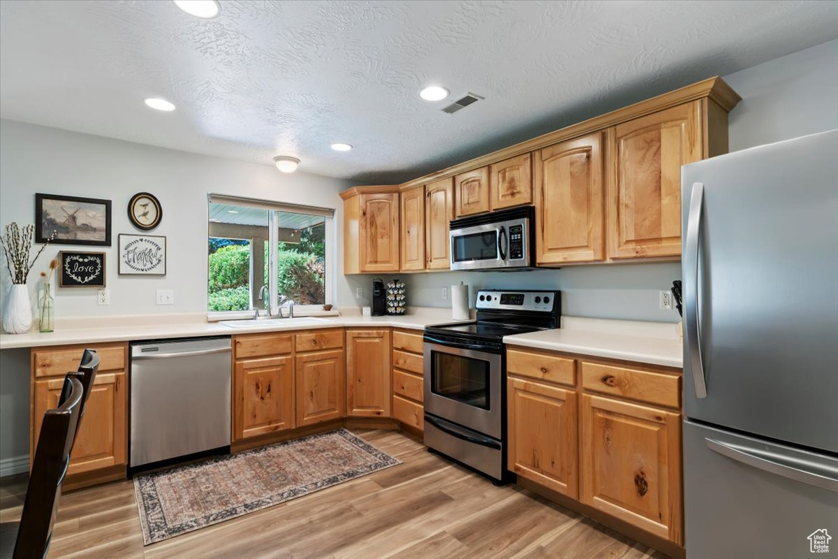 TRAPPER'S POINTE - Residential