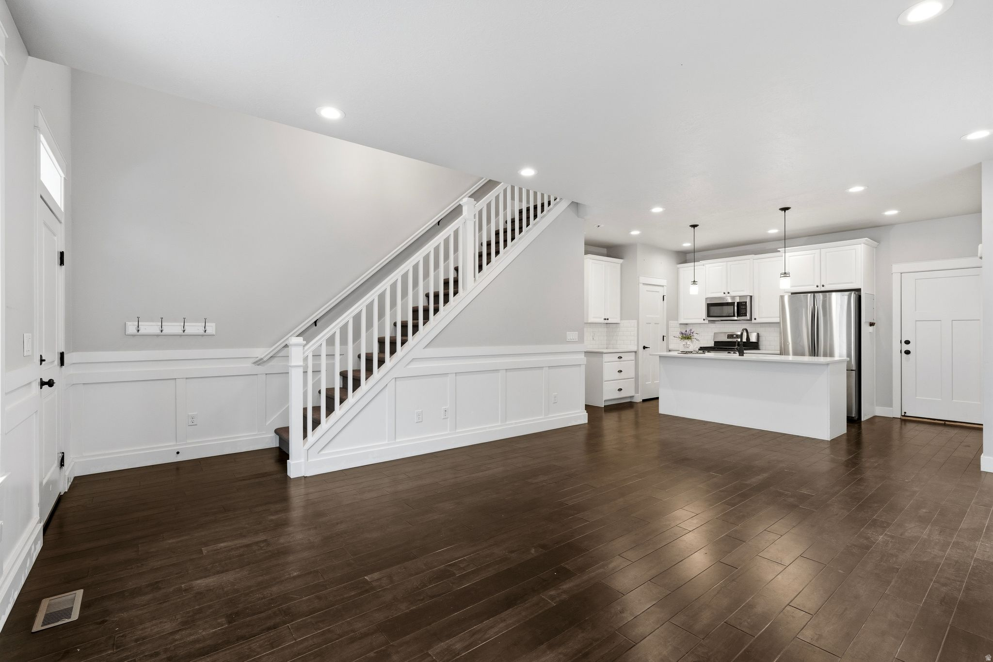 CHESHAM VILLAGE - Residential