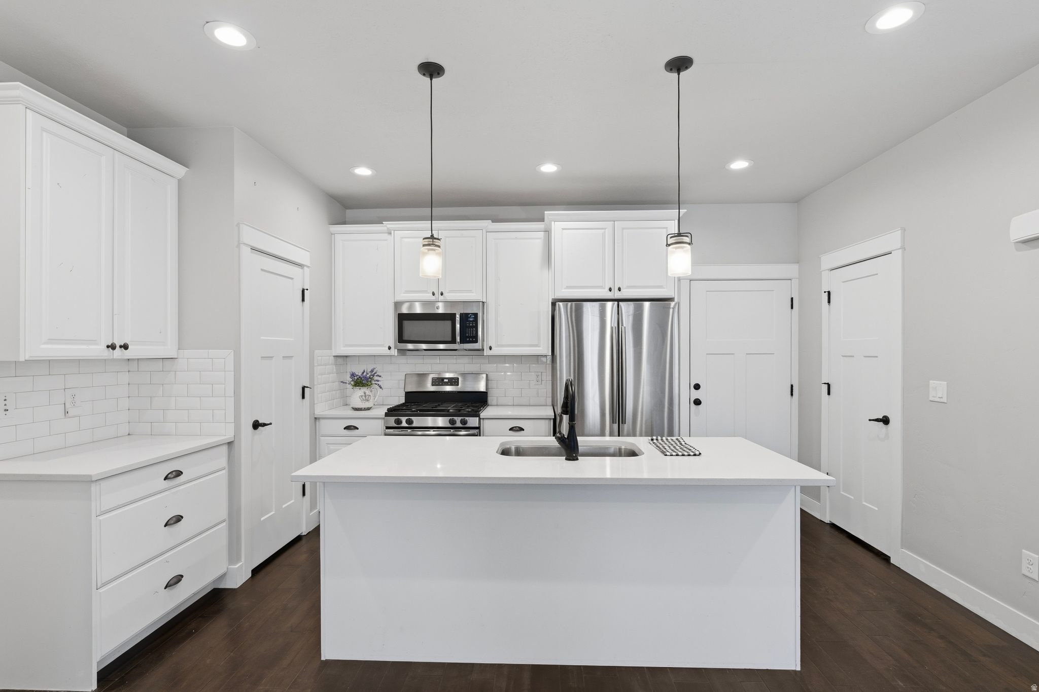 CHESHAM VILLAGE - Residential