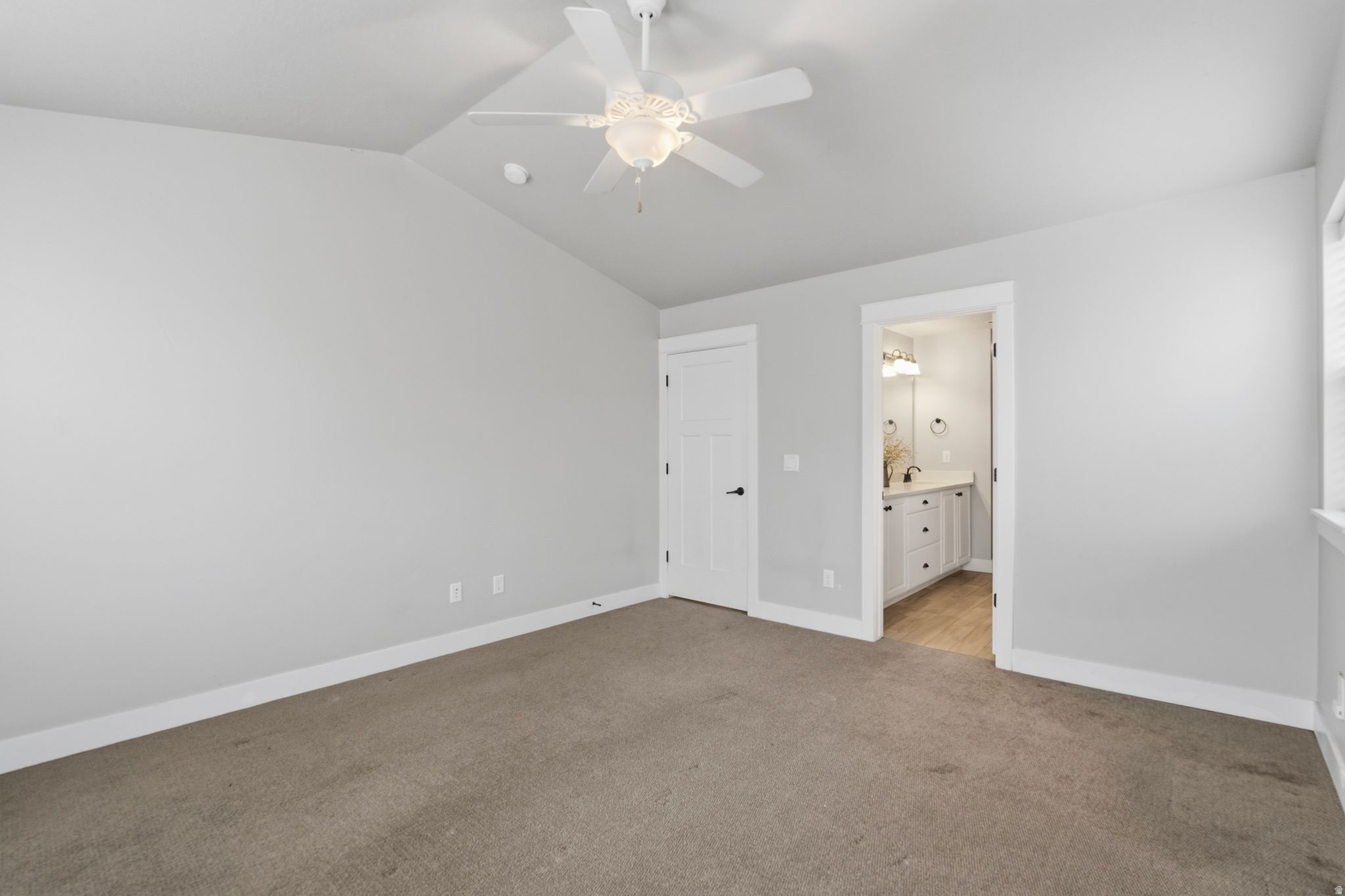 CHESHAM VILLAGE - Residential