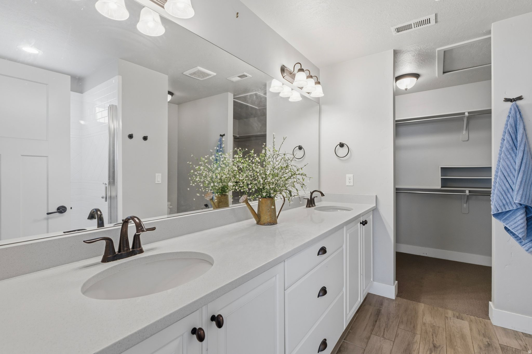 CHESHAM VILLAGE - Residential