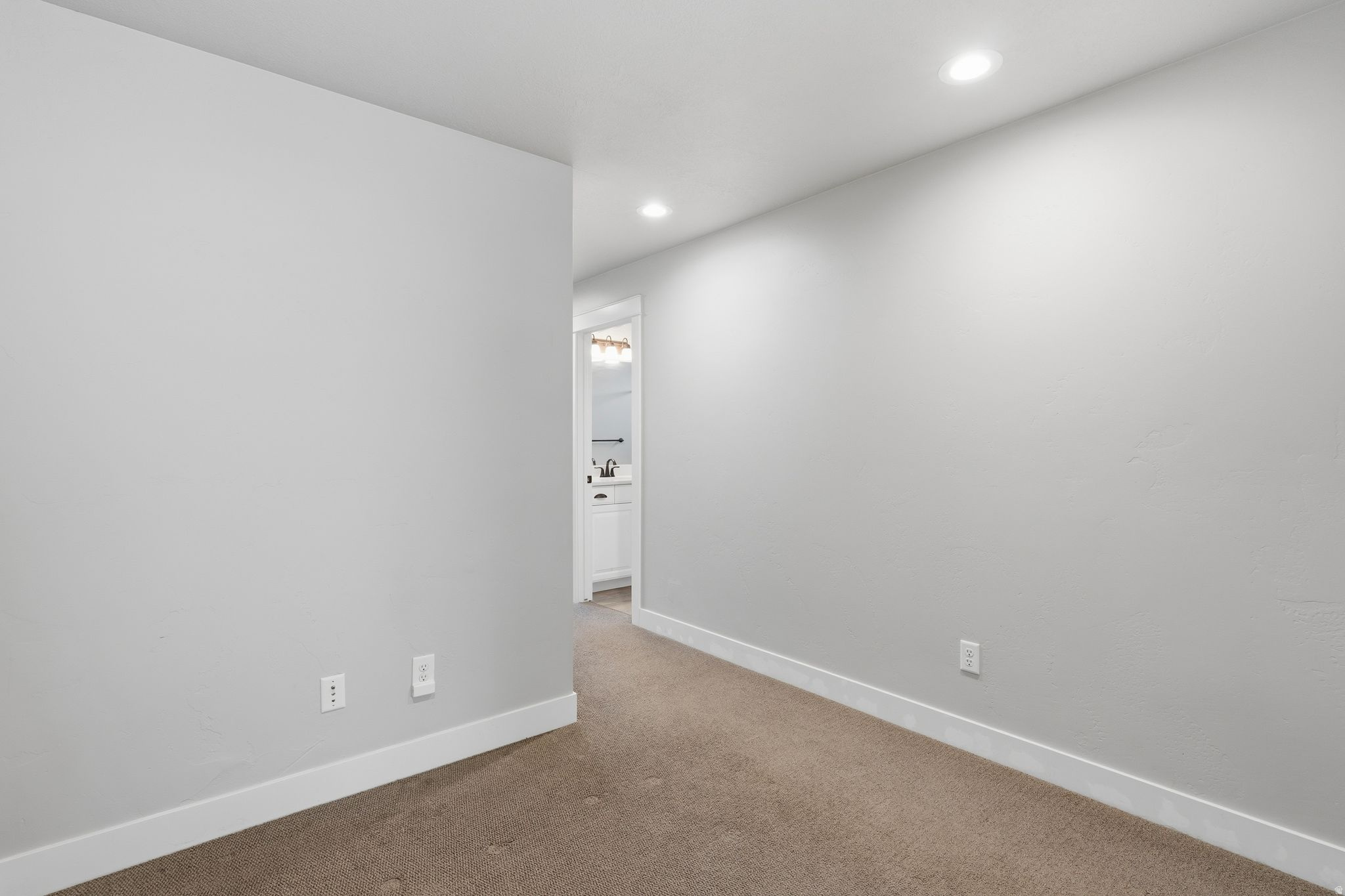 CHESHAM VILLAGE - Residential