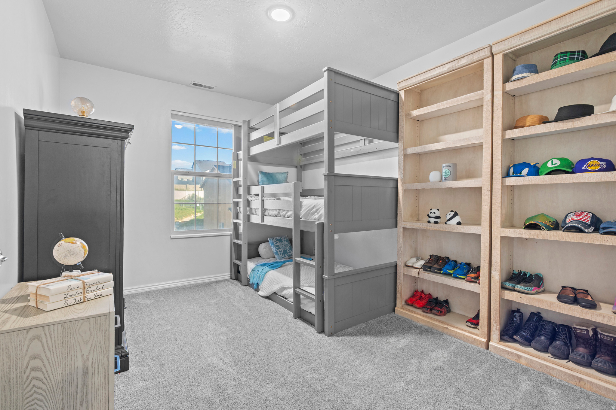 WHISPERING WILLOW - Residential