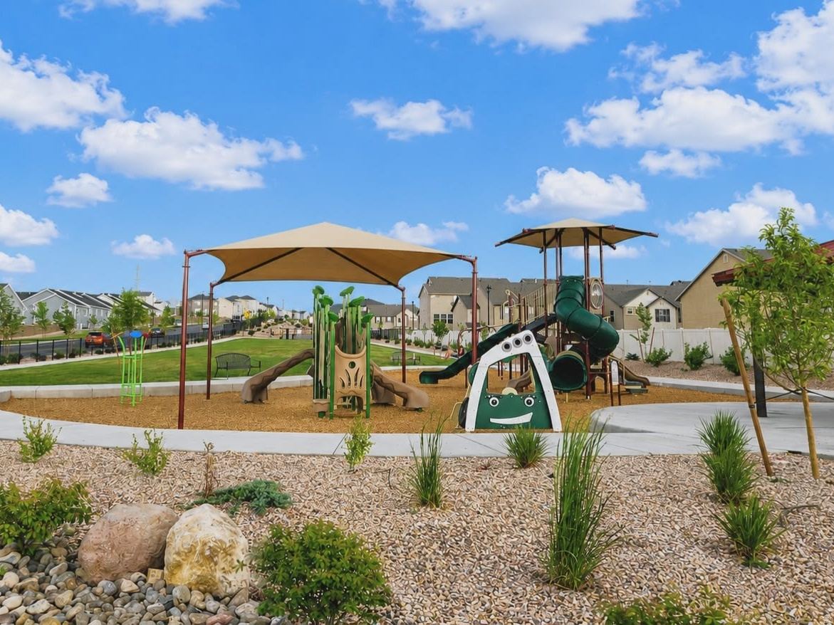 WHISPERING WILLOW - Residential
