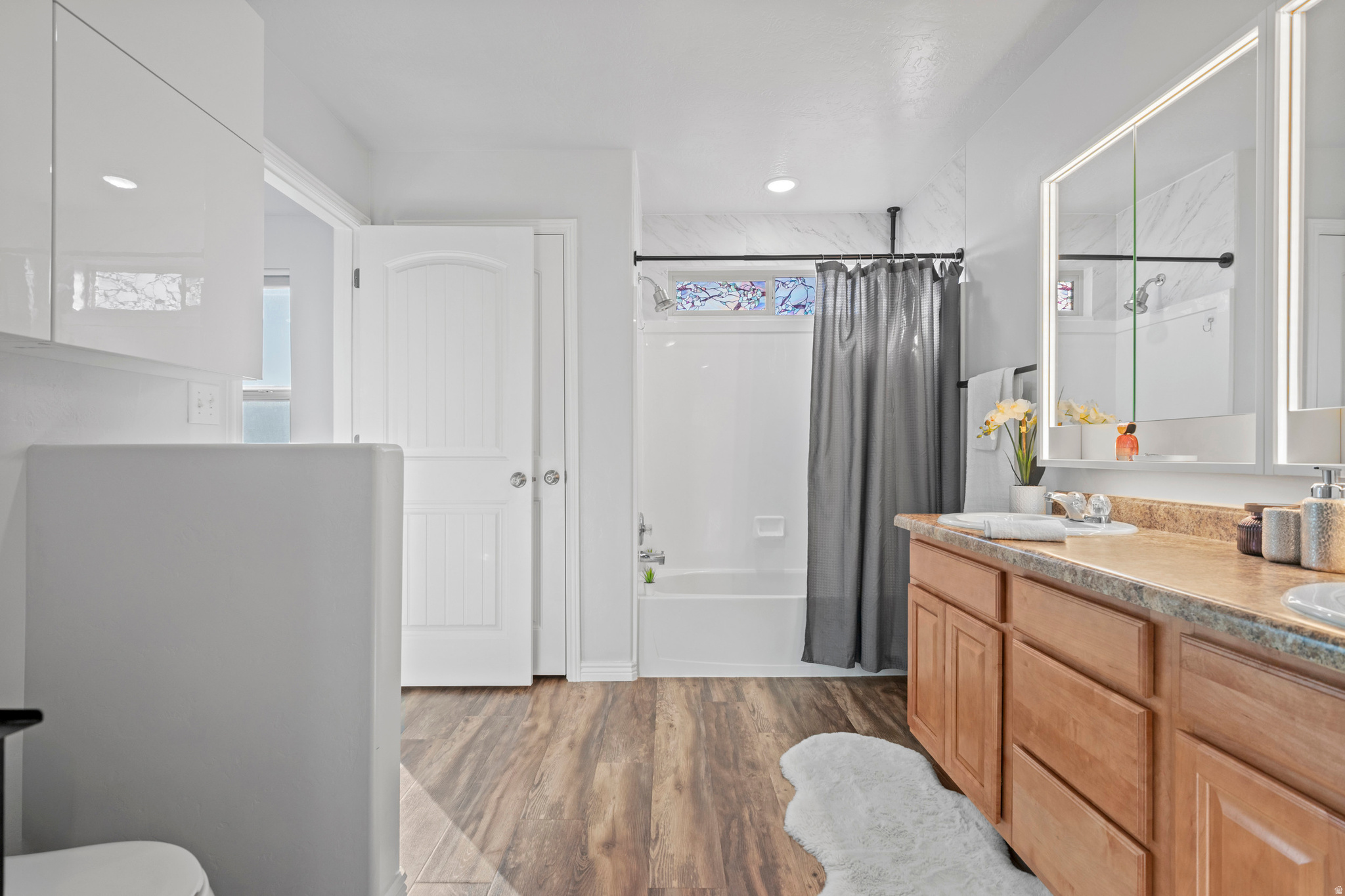 WHISPERING WILLOW - Residential