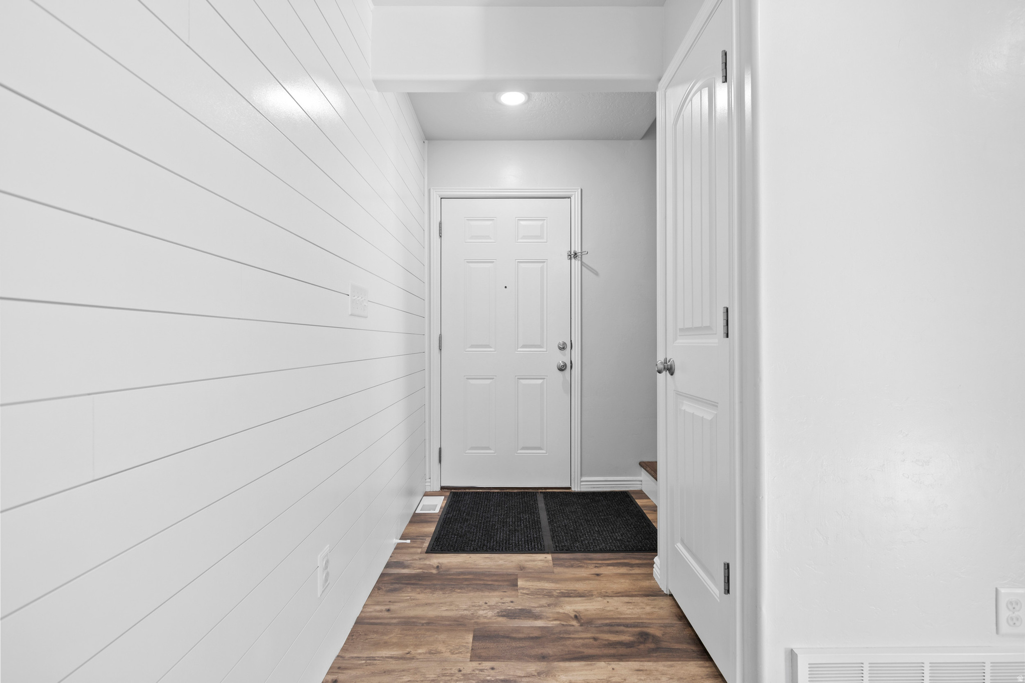 WHISPERING WILLOW - Residential