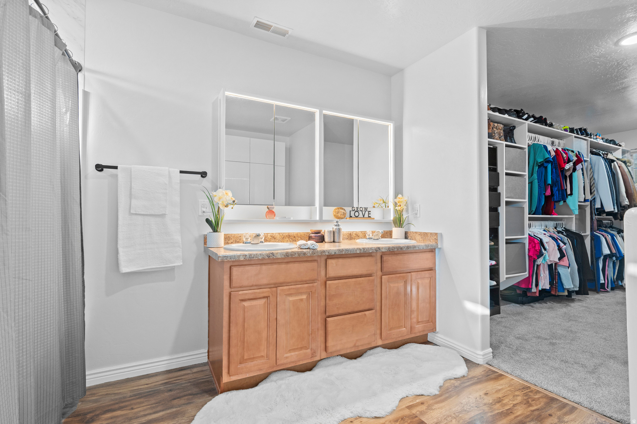 WHISPERING WILLOW - Residential