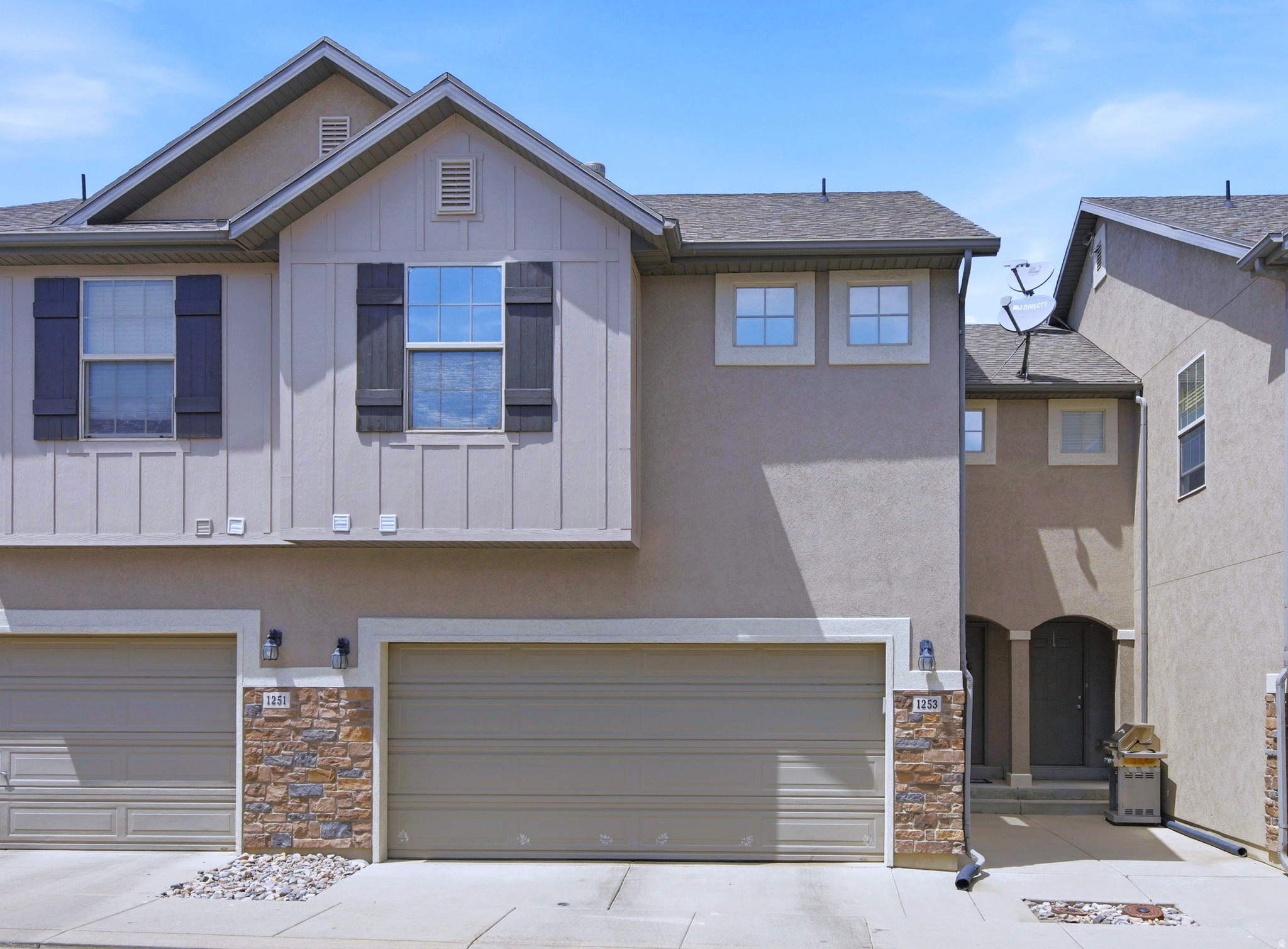 WHISPERING WILLOW - Residential