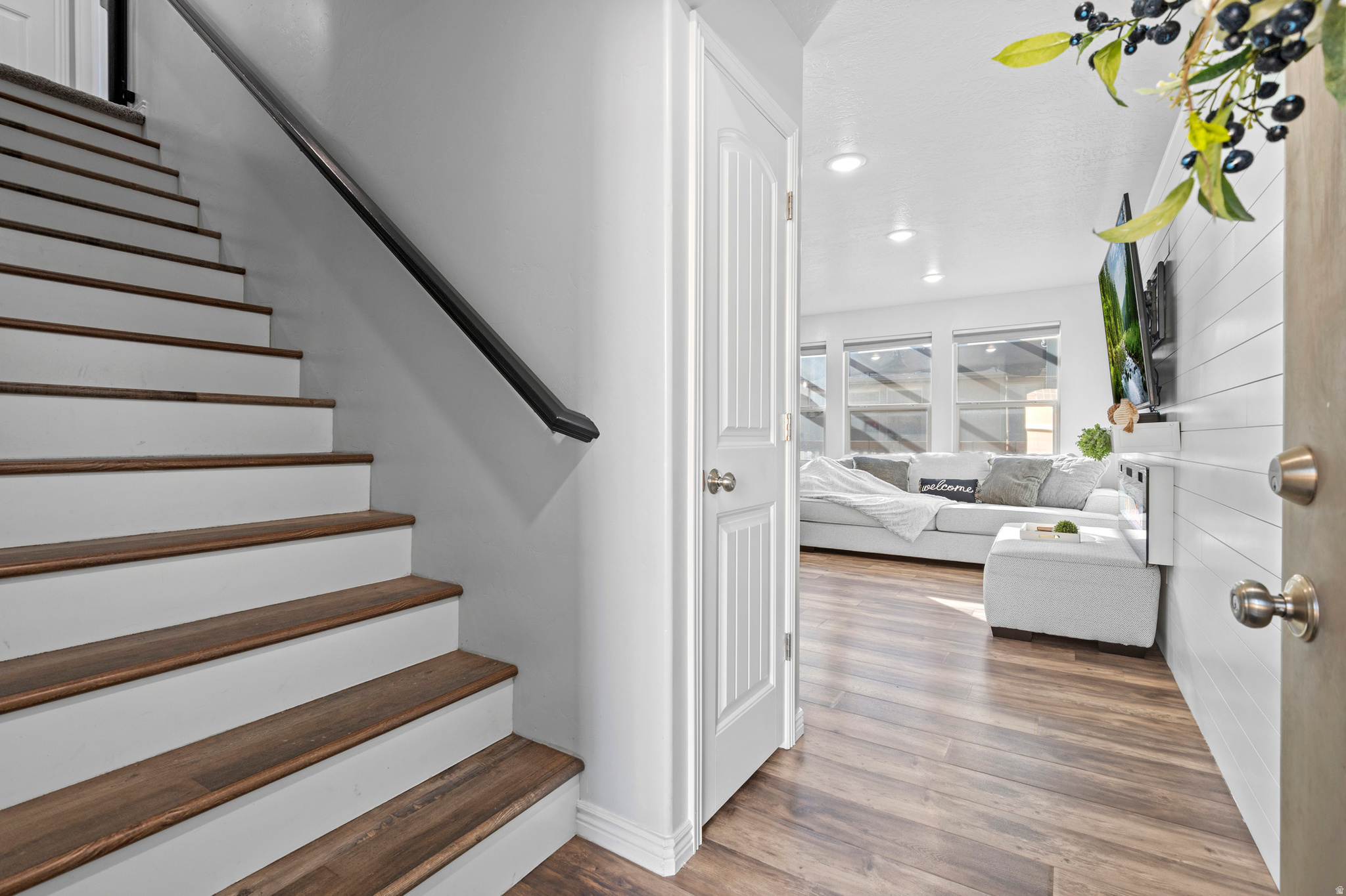 WHISPERING WILLOW - Residential
